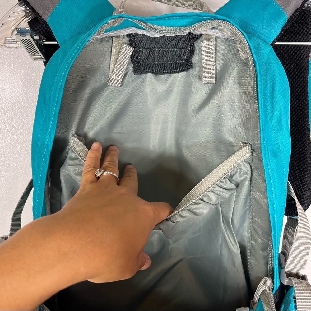 Eddie Bauer Blue Highpoint 30L Backpack - Picture 9 of 14